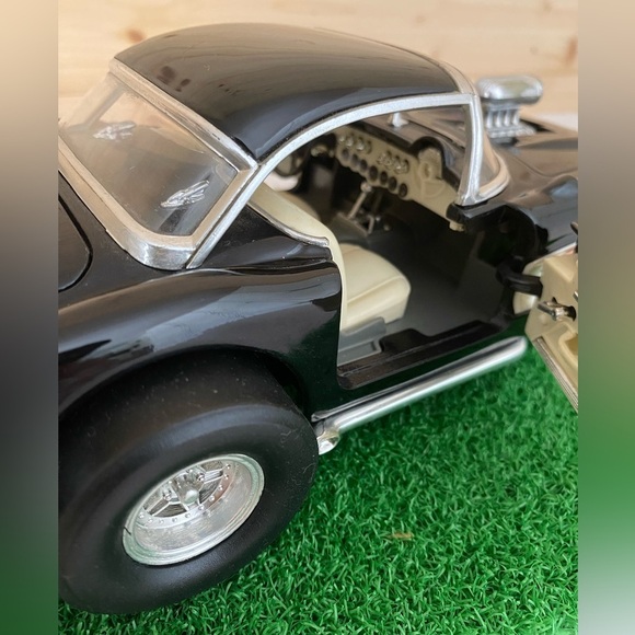 Road Legends 1957 Chevrolet Corvette Gasser 1:18 Diecast Car Black Hot Rod Flame - Picture 8 of 14